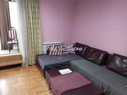 Rent, three bedroom apartment, 75m², Vračar Sve Podlokacije, Beograd - image 1