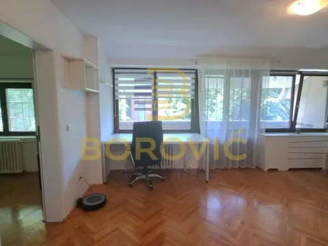 Izdavanje, trosoban stan, 100m², Senjak, Beograd - image 10