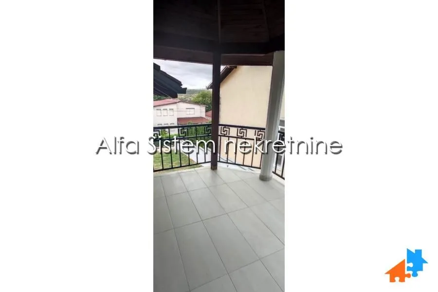 Izdavanje, kuća, 240m², Zvezdarska Šuma, Zvezdara Sve Podlokacije