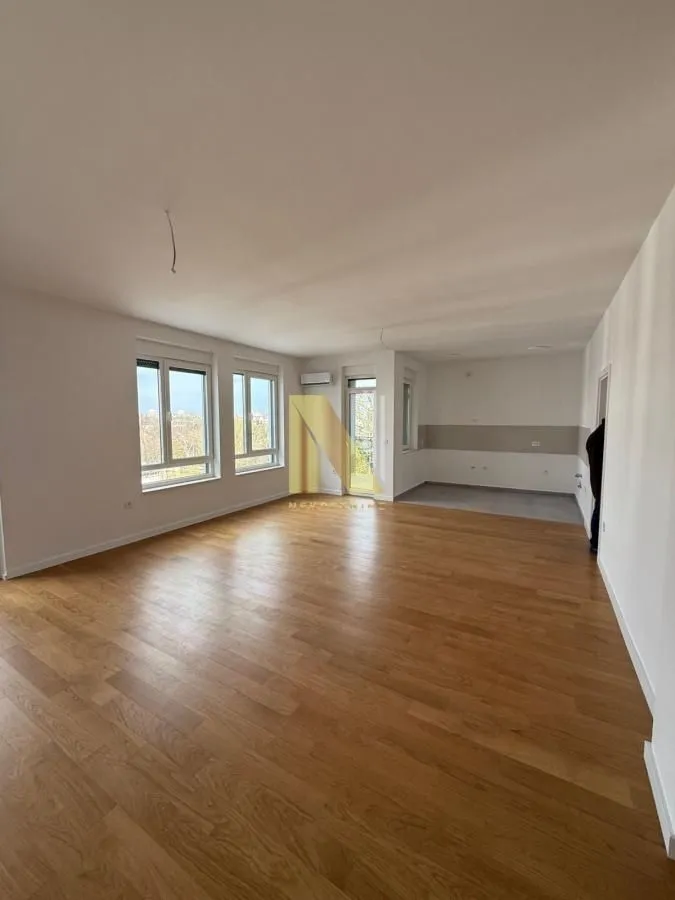Prodaja, četvorosoban stan, 116m², Bulevar Evrope, Novi Sad Sve Podlokacije