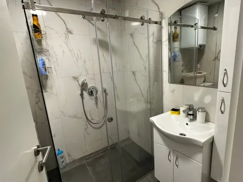 Izdavanje, jednosoban stan, 35m², Soho City, Bar - image 6