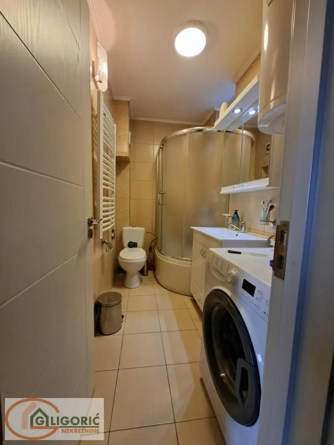 Prodaja, trosoban stan, 79m², Pančevo, Srbija