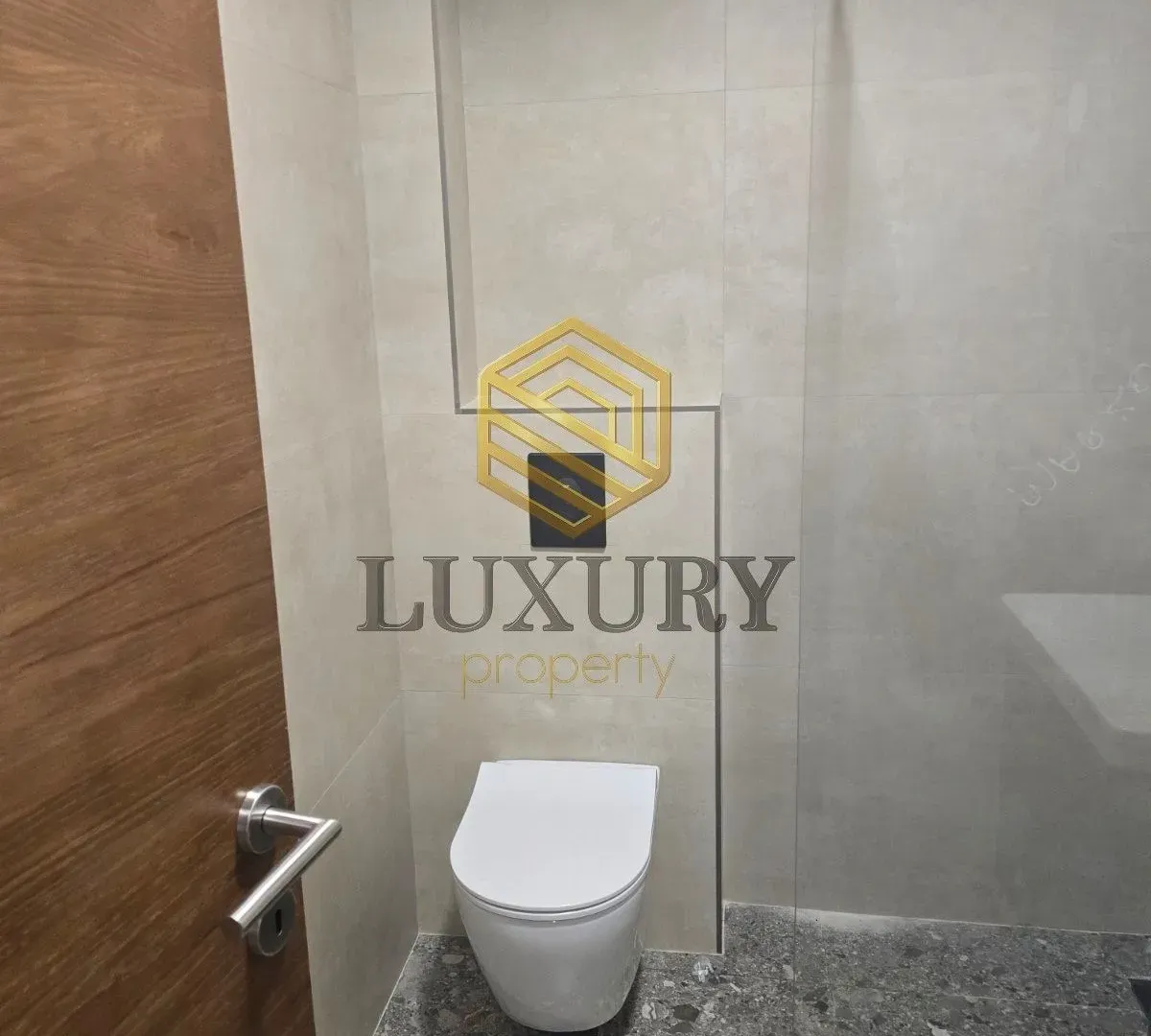 Izdavanje, trosoban stan, 81m², Vezirov Most, Podgorica