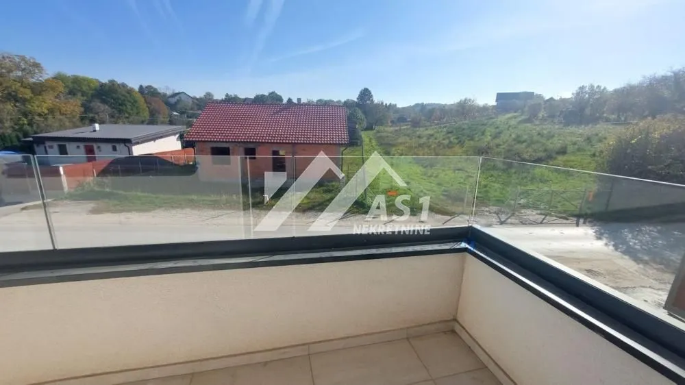 Izdavanje, trosoban stan, 86m², Alibegovac, Petrovaradin