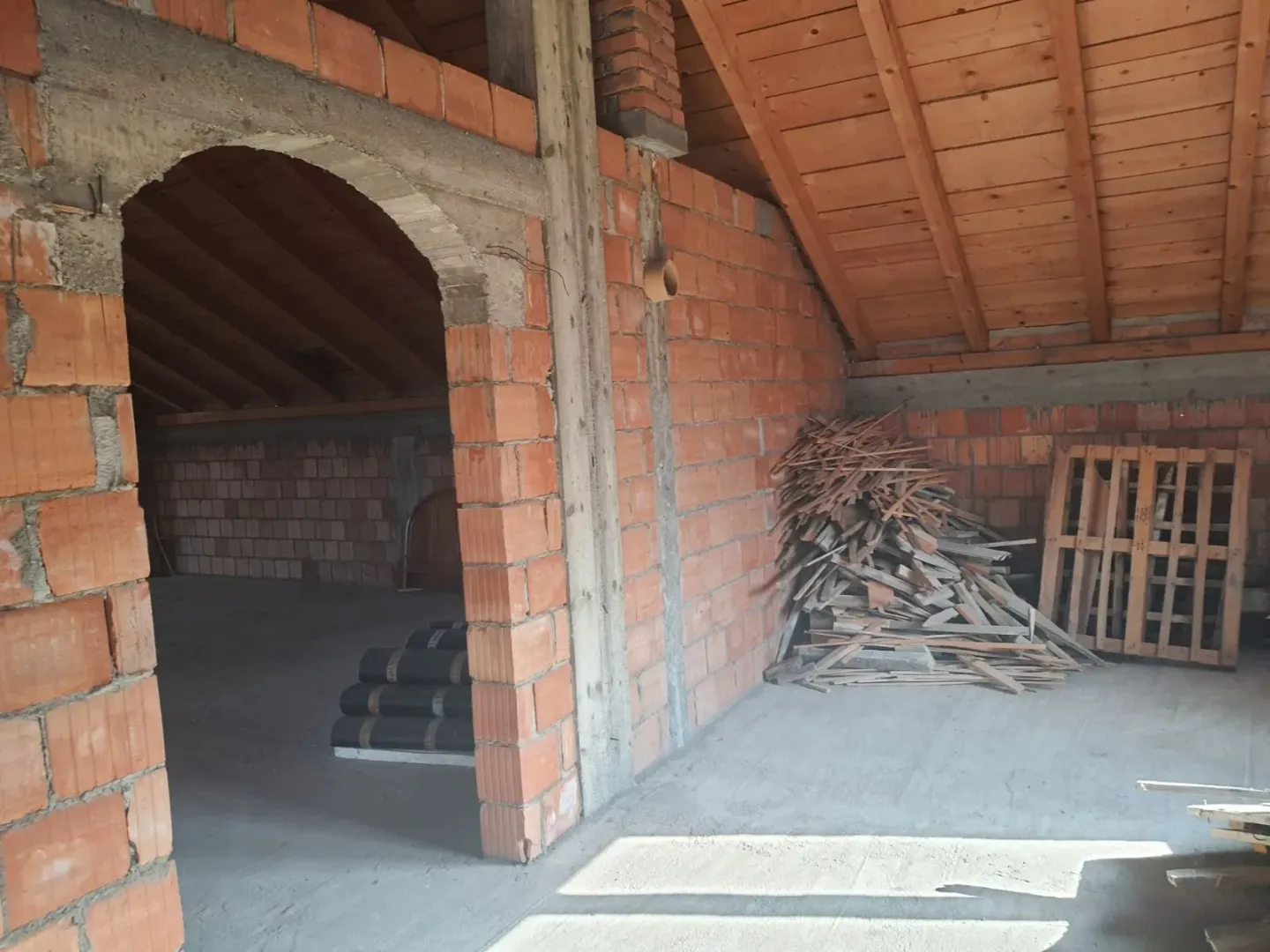 Prodaja, kuća, 300m², Golubac, Srbija