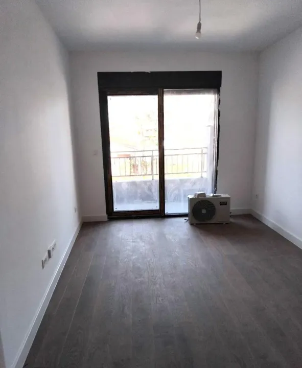 Izdavanje, dvosoban stan, 70m², Preko Morače, Podgorica