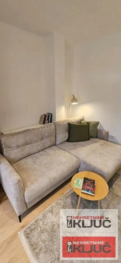 Izdavanje, jednosoban stan, 38m², Centar, Novi Sad