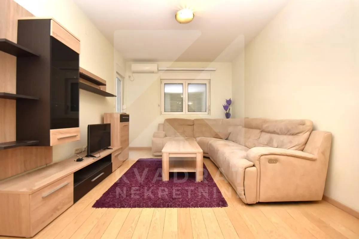 Izdavanje, jednosoban stan, 46m², City Kvart, Podgorica