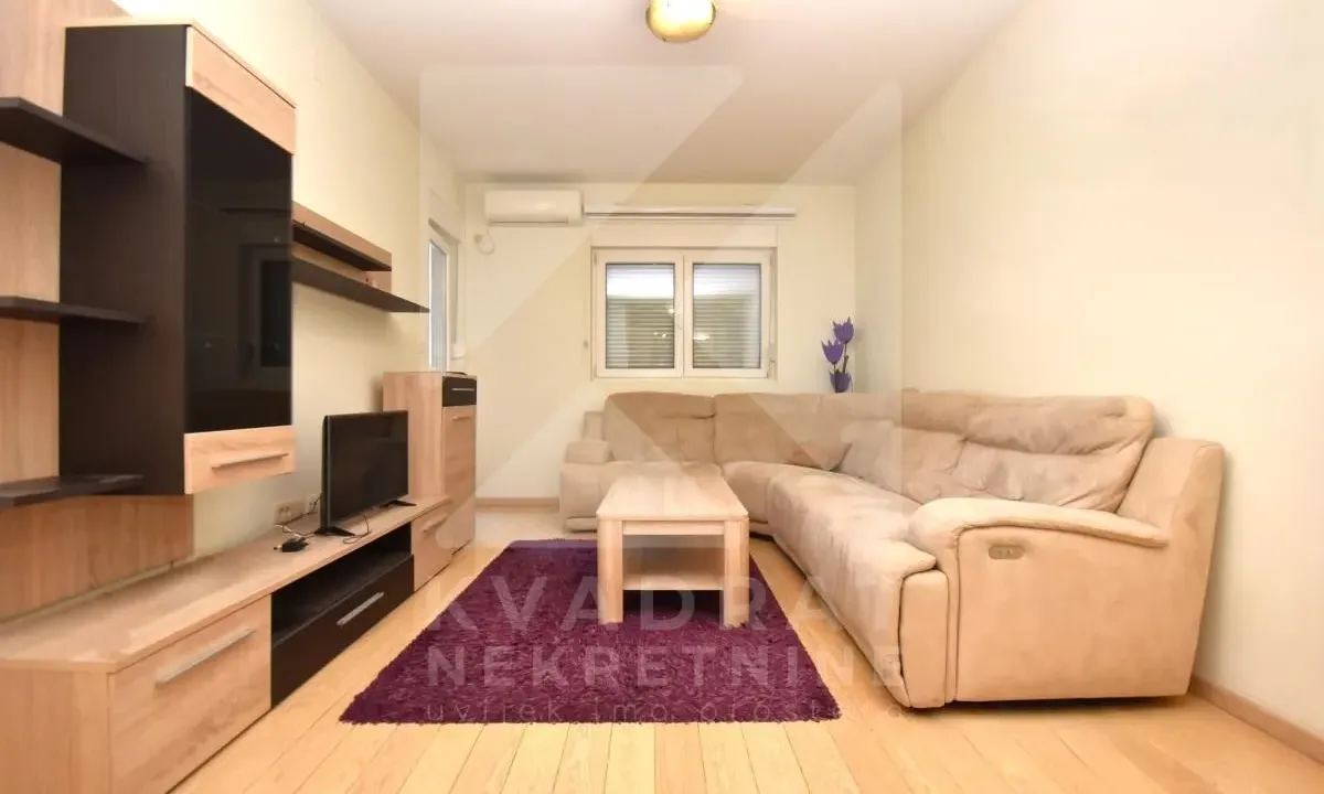 Izdavanje, jednosoban stan, 46m², City Kvart, Podgorica