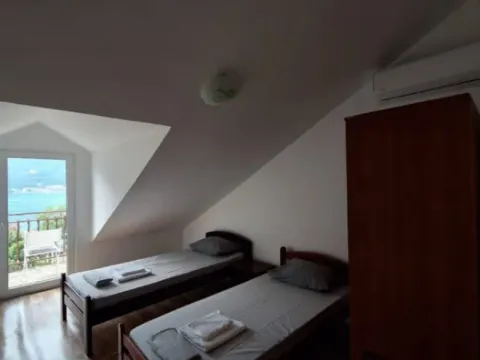 Rent, three bedroom apartment, 90m², Dobrota, Kotor - image 11