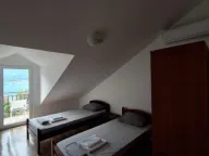 Izdavanje, trosoban stan, 90m², Dobrota, Kotor - image 11