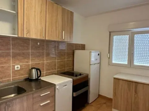 Izdavanje, dvosoban stan, 70m², Lazi, Budva - image 3