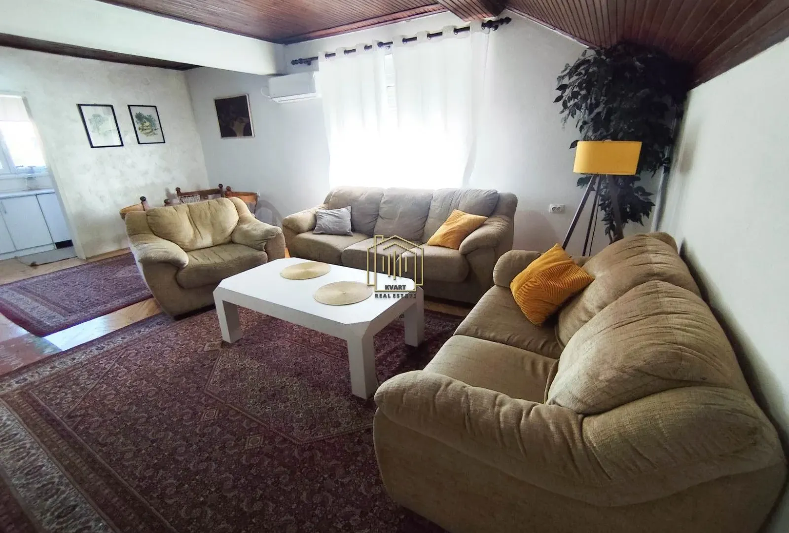 Izdavanje, trosoban stan, 100m², Stari Aerodrom, Podgorica