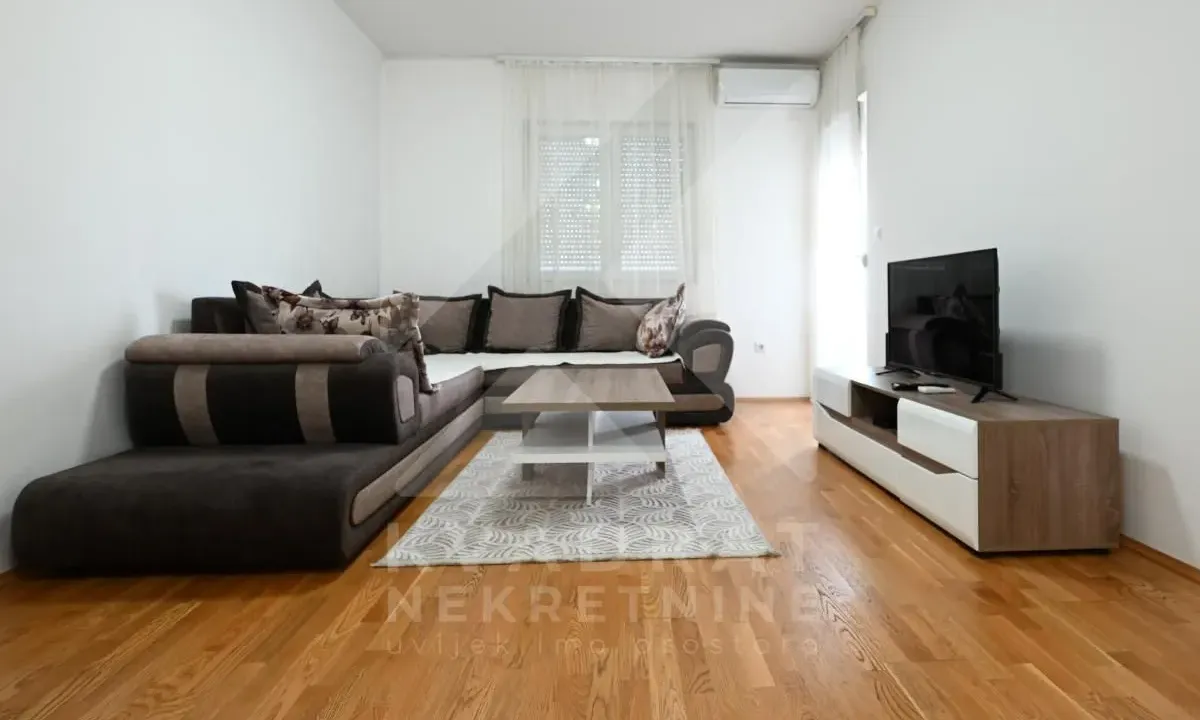 Izdavanje, jednosoban stan, 52m², Stari Aerodrom, Podgorica