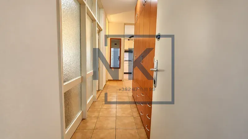 Izdavanje, dvosoban stan, 72m², Pejton, Podgorica