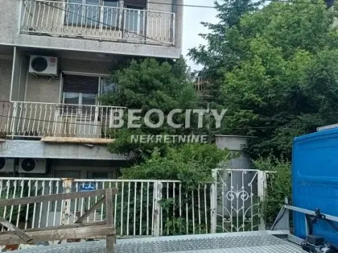 Sale, house, 330m², Olimp, Zvezdara Sve Podlokacije
