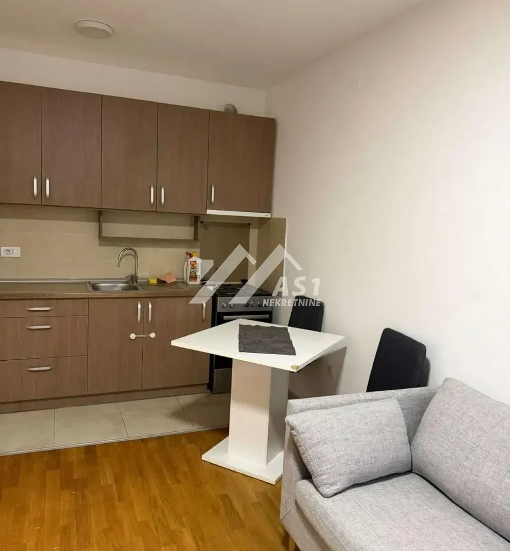 Izdavanje, dvosoban stan, 53m², Detelinara, Novi Sad Sve Podlokacije