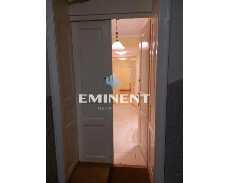 Rent, three bedroom apartment, 70m², Stari Grad, Beograd