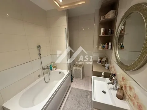 Izdavanje, trosoban stan, 93m², Novi Sad Sve Podlokacije, Novi Sad - image 9