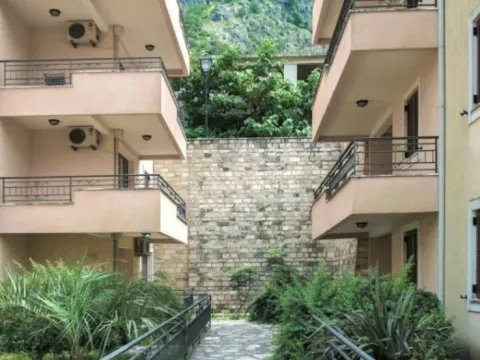 Prodaja, jednosoban stan, 65m², Risan, Kotor - image 3