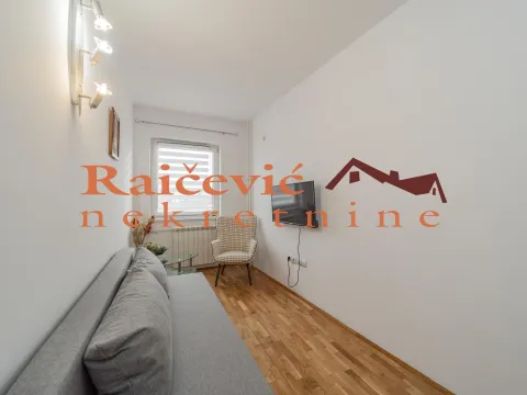 Rent, one bedroom apartment, 43m², Vračar, Šid - image 2