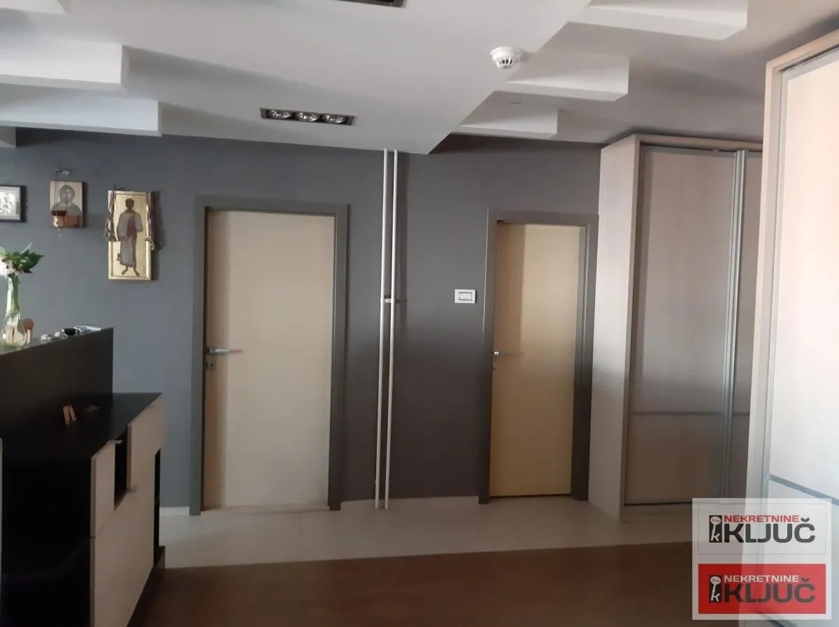 Prodaja, stan, 143m², Centar, Novi Sad
