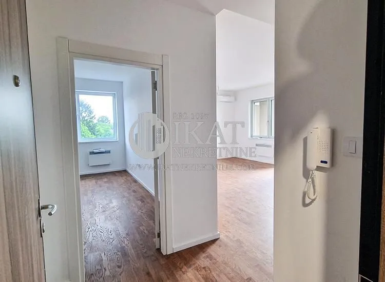 Prodaja, četvorosoban stan, 68m², Zvezdara Sve Podlokacije, Beograd