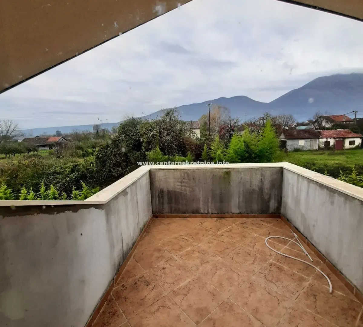 Prodaja, kuća, 420m², Grlić, Danilovgrad