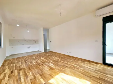 Prodaja, dvosoban stan, 64m², Zagorič, Podgorica - image 4