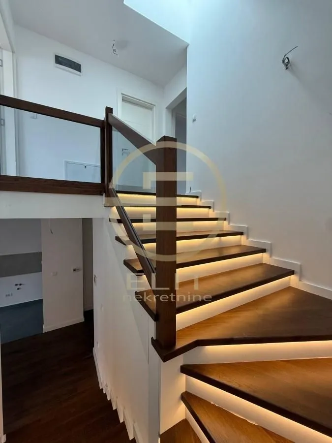 Prodaja, stan, 136m², Bulevar Evrope, Novi Sad Sve Podlokacije