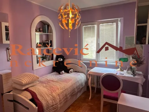 Prodaja, trosoban stan, 78m², Novi Beograd Blok 71, Novi Beograd Sve Podlokacije - image 9