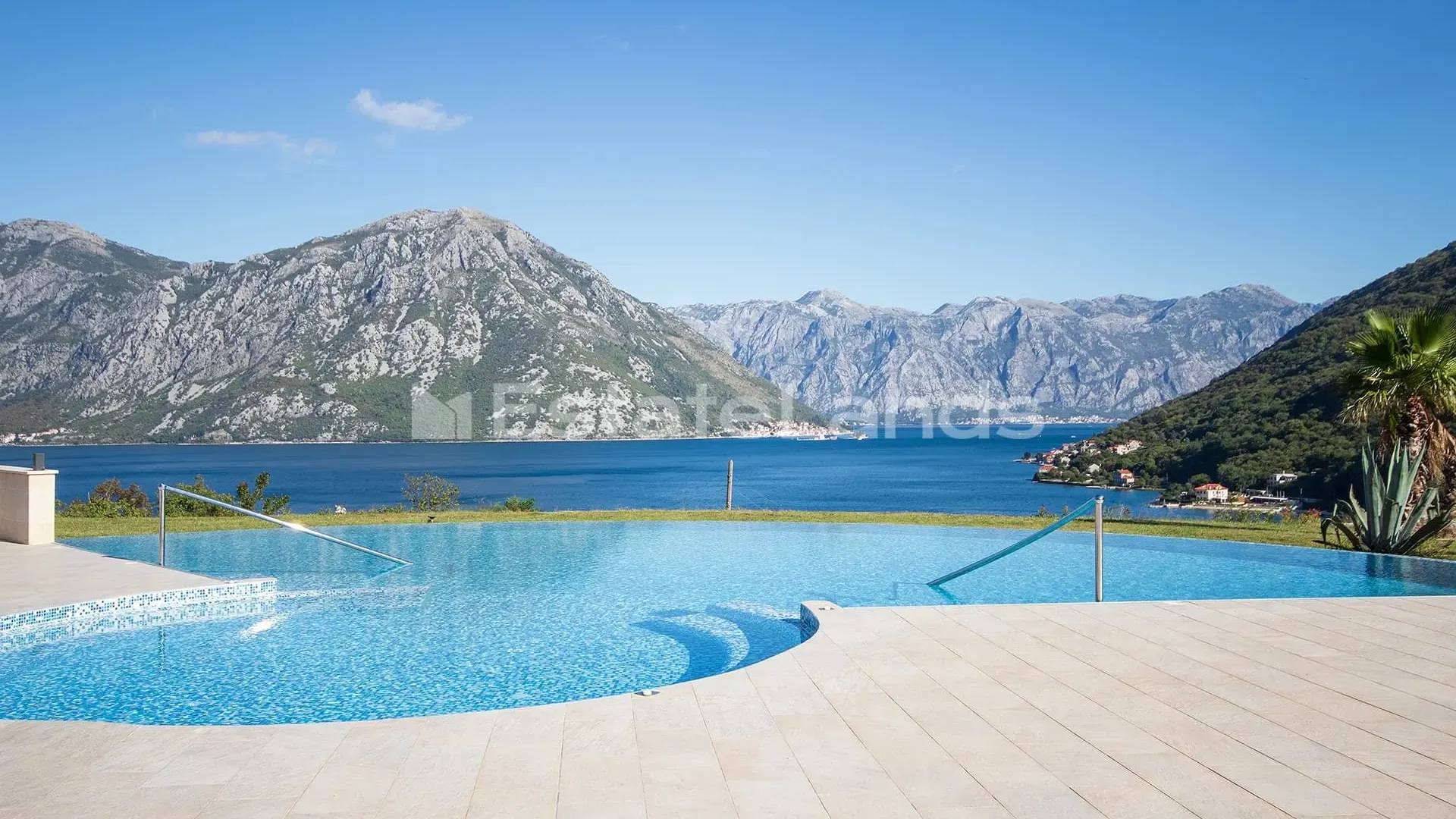 Prodaja, trosoban stan, 97m², Morinj, Kotor