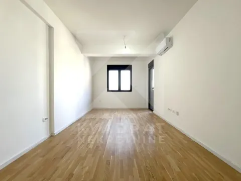 Izdavanje, jednosoban stan, 40m², Stari Aerodrom, Podgorica - image 2