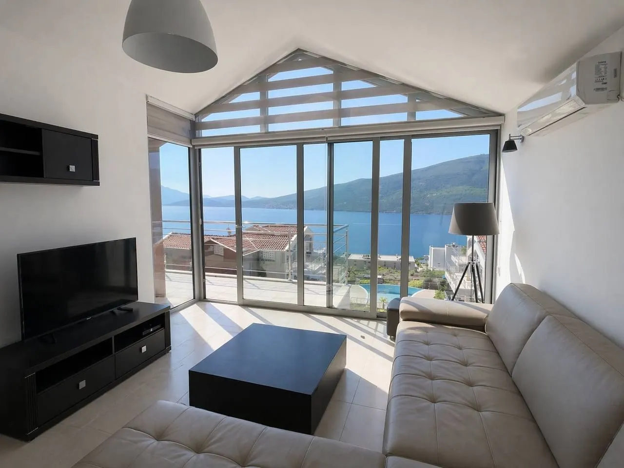 Prodaja, trosoban stan, 72m², Đenovići, Herceg Novi