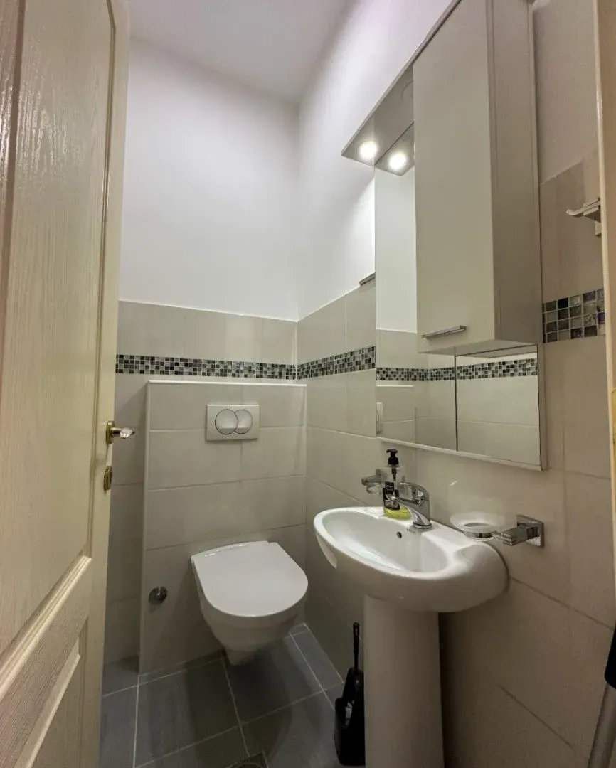 Izdavanje, kuća, 120m², Tološi, Podgorica