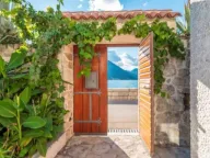 Sale, house, 232m², Dobrota, Kotor - image 1