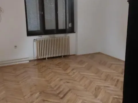 Izdavanje, kuća, 135m², Centar, Novi Sad - image 2