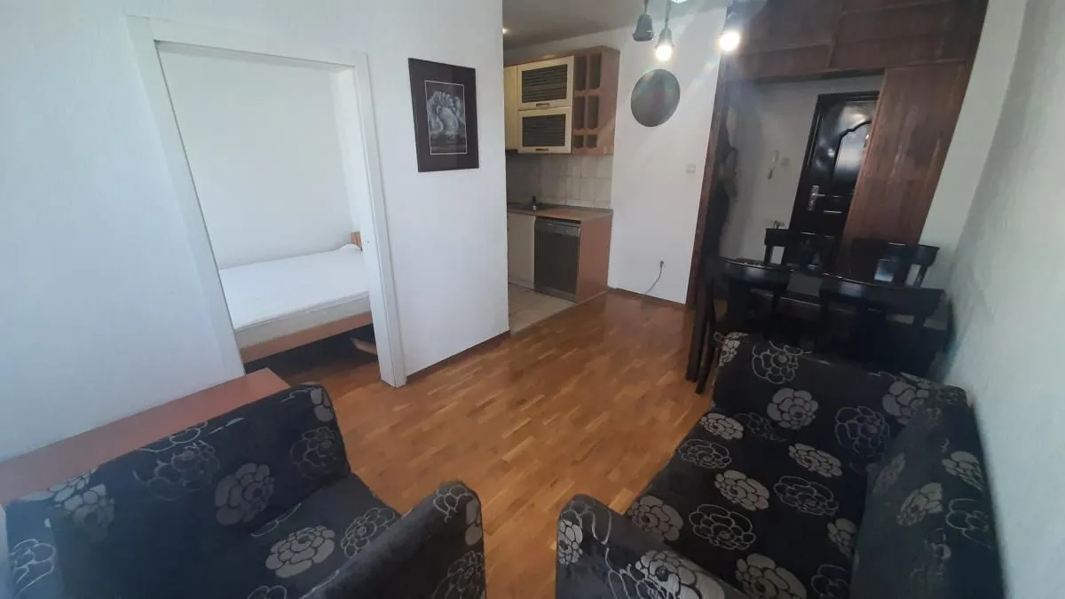 Prodaja, dvosoban stan, 48m², Centar, Novi Sad