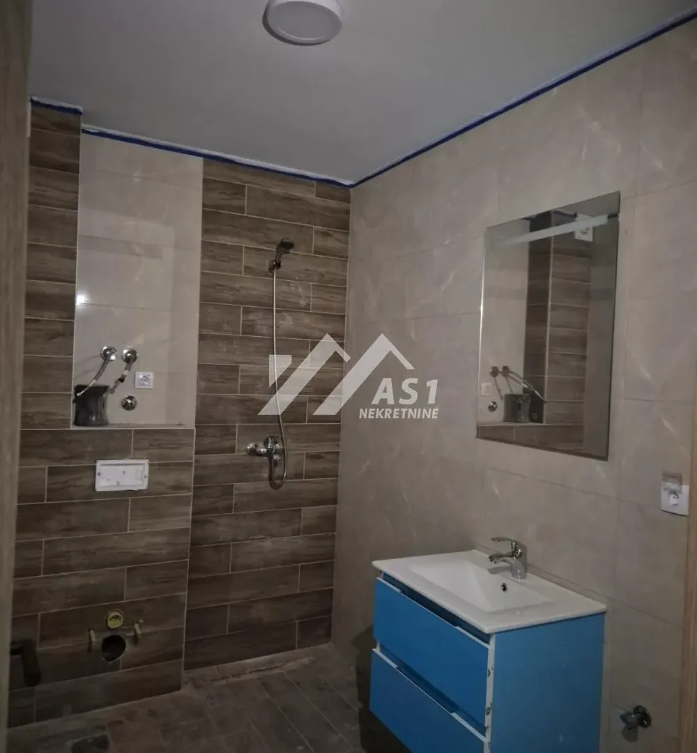 Prodaja, dvosoban stan, 50m², Centar, Inđija