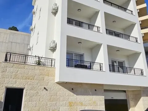 Prodaja, dvosoban stan, 64m², Budva, Crna Gora - image 1