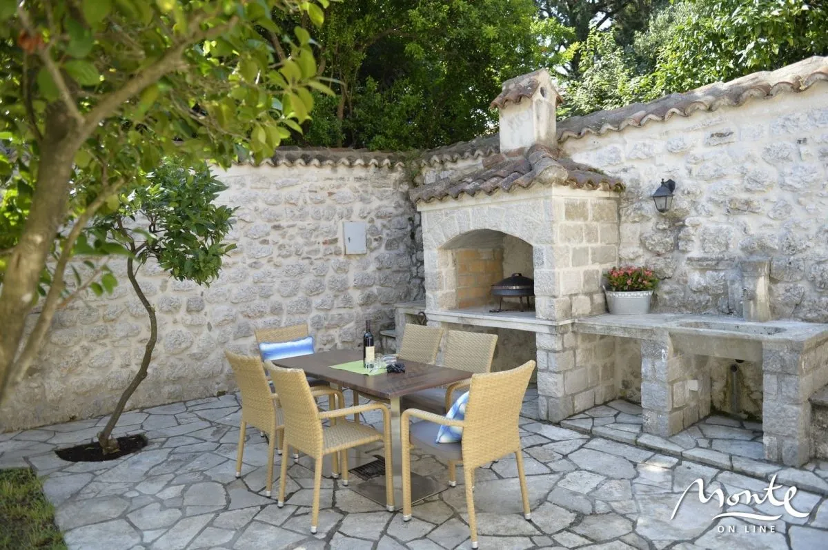 Sale, house, 222m², Prčanj, Kotor