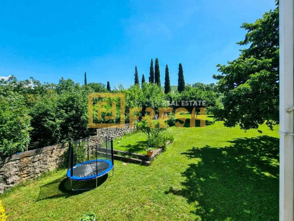 Rent, house, 250m², Mareza, Podgorica