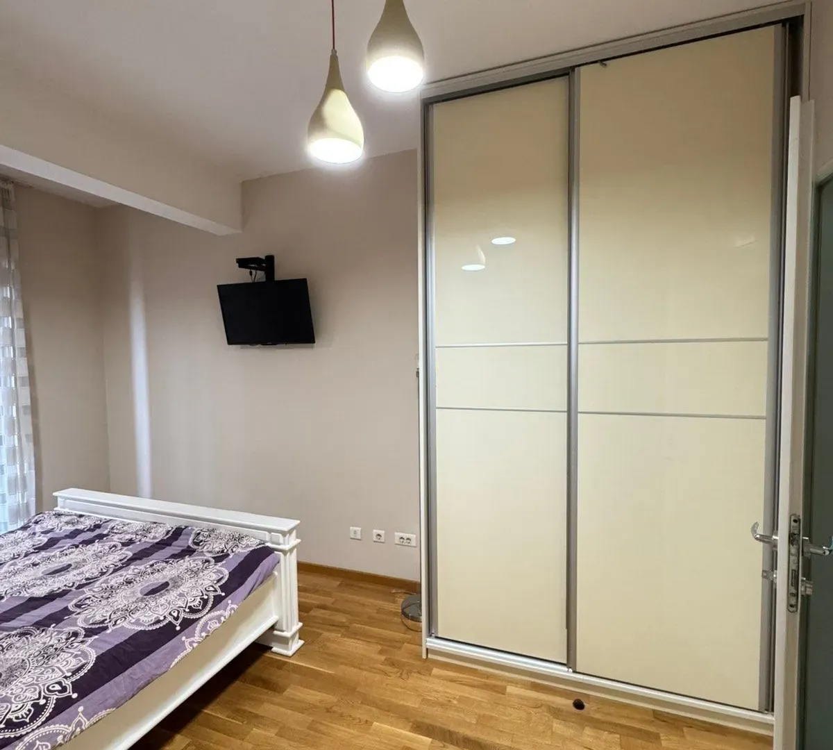 Izdavanje, trosoban stan, 95m², Podgorica, Crna Gora