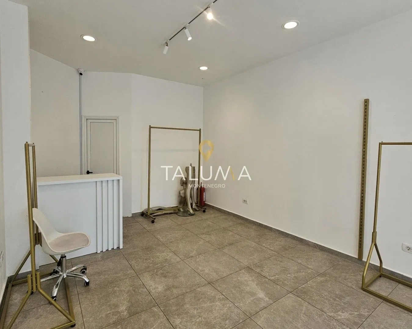 Rent, office space, 40m², Stari Aerodrom, Podgorica