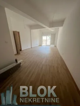 Izdavanje, dvosoban stan, 90m², Zabjelo, Podgorica - image 10
