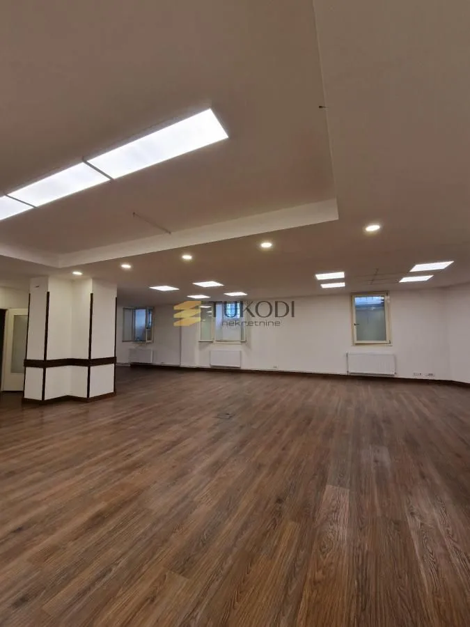 Sale, office space, 176m², Kosančićev Venac, Beograd