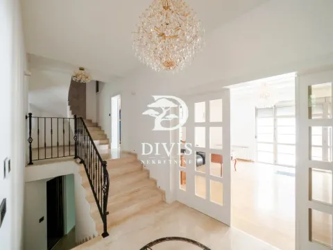 Rent, house, 450m², Banovo Brdo, Beograd - image 12