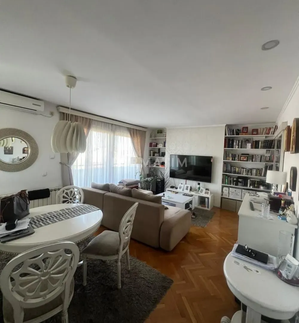 Prodaja, trosoban stan, 66m², Vračar Sve Podlokacije, Beograd