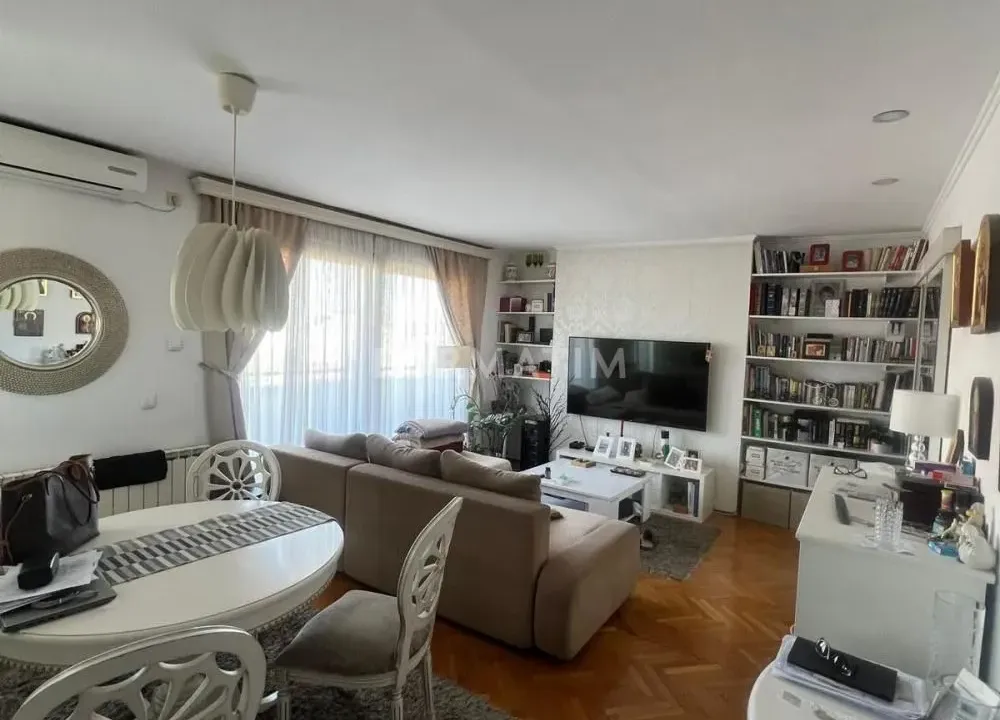 Prodaja, trosoban stan, 66m², Vračar Sve Podlokacije, Beograd