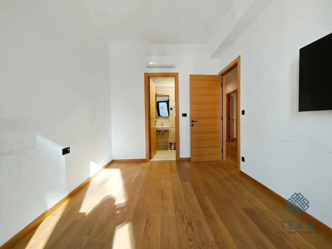 Rent, three bedroom apartment, 101m², Kod Capital Plaze, Podgorica